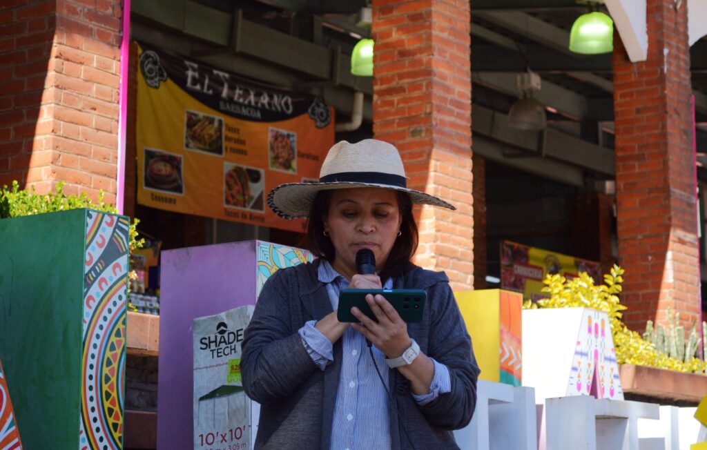 Integrante del Concejo de La Magdalena Atlitic durante la lectura de su pronunciamiento. | Fotografía: Diana H. Gómez