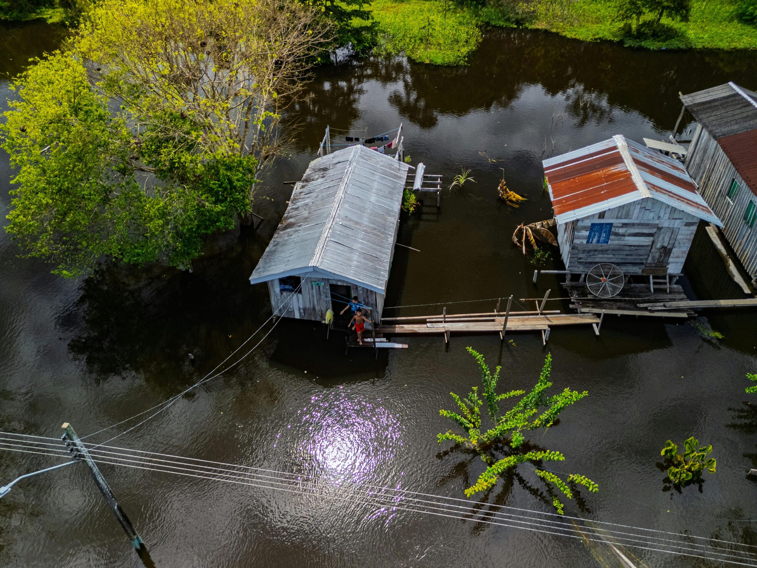 Las inundaciones son una de las múltiples afectaciones directas del cambio climático sobre las comunidades. Fotografía: Pexels